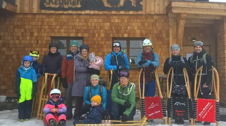 Gruppenbild beim Rodeln für Junge und Jungggebliebene | © DAV Allgäu-Immenstadt 